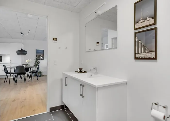 Apartment Awesome In *