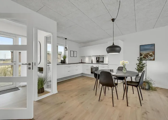 Apartment Awesome In *